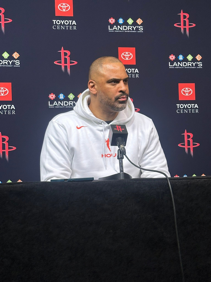 火箭力克爵士 乌度卡谈排名：专注当下稳扎稳打