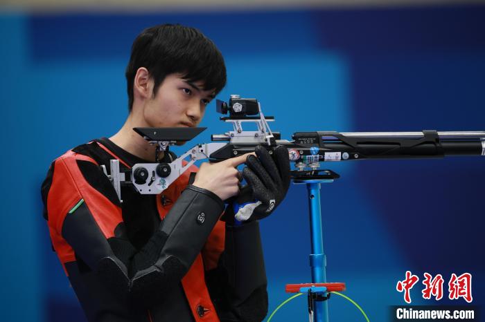 盛李豪黄雨婷巴黎奥运赛场巅峰对决，中国双星
