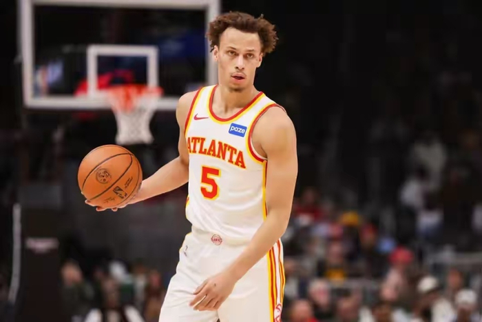 老鹰力克雄鹿豪取九连胜 CJ生涯三分命中数升至