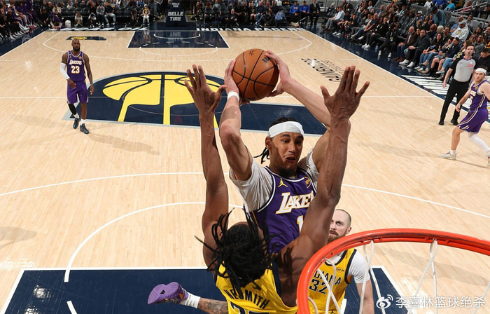 贾克森·海斯顶替艾顿撑起湖人内线，助球队力克