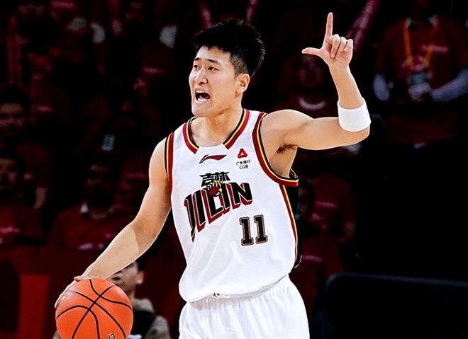 广东双外援联手轰69分横扫吉林 奎因29+7+7率队登