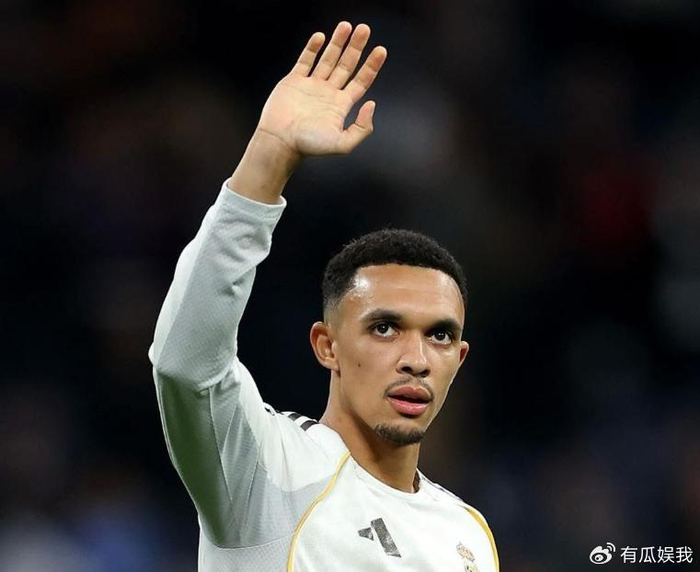 阿诺德无缘世界杯大名单 伤病与表现成关键因素