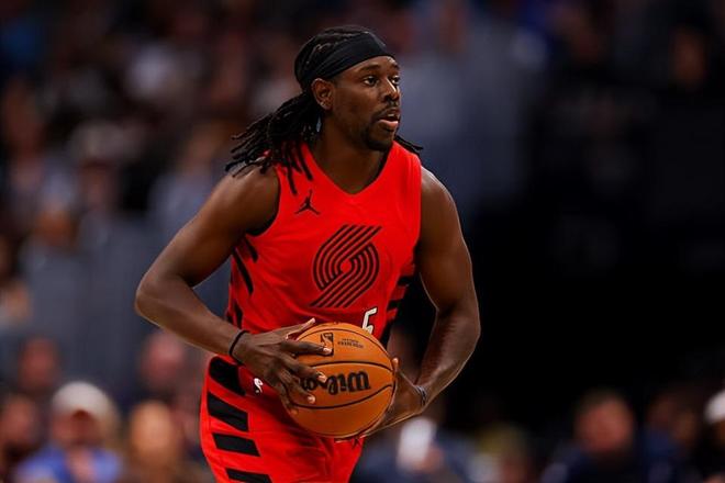 霍勒迪爆发率队掀翻快船 开拓者两连胜冲击西部